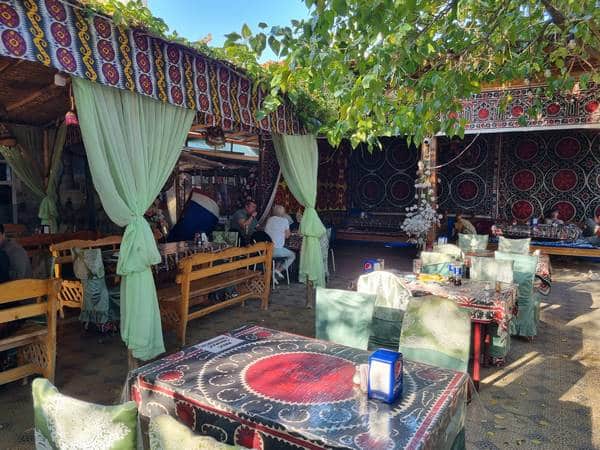 Bibi Khalym teahouse Restaurante bueno y barato en Samarcanda