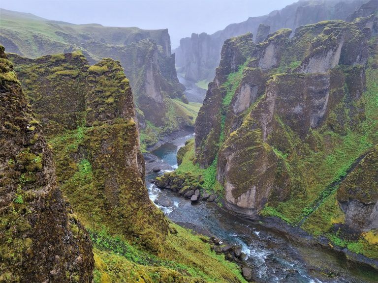 Cañón Fjaðrárgljúfur, Islandia