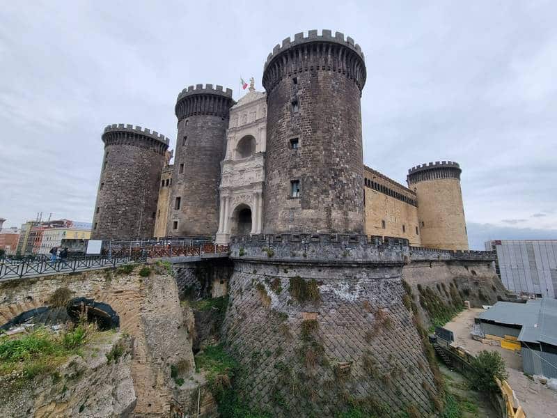 Castillo del Huevo Nápoles