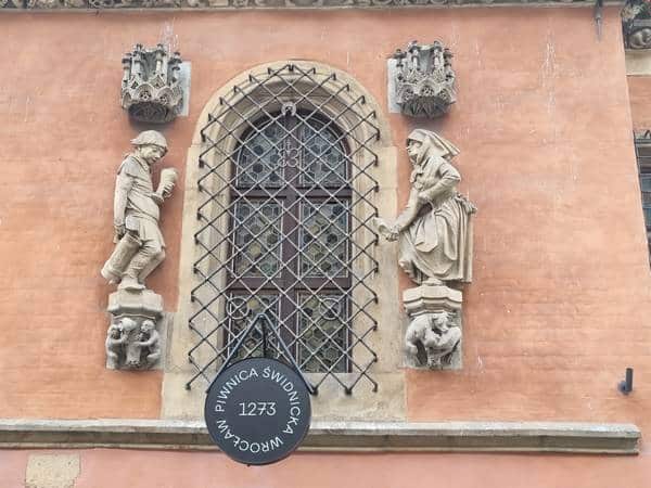 Escultura de la cervecería más antigua de Europa