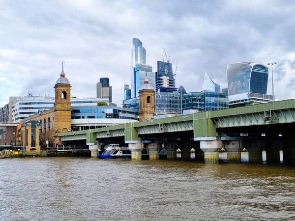 Consejos para viajar a Londres rascacielos