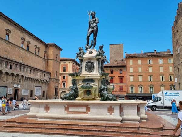 Fuente de Neptuno Piazza Maggiore Bolonia