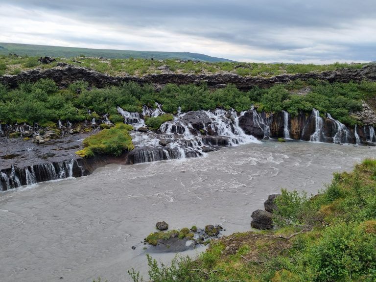 Cascadas de Hraunfossar, Islandia