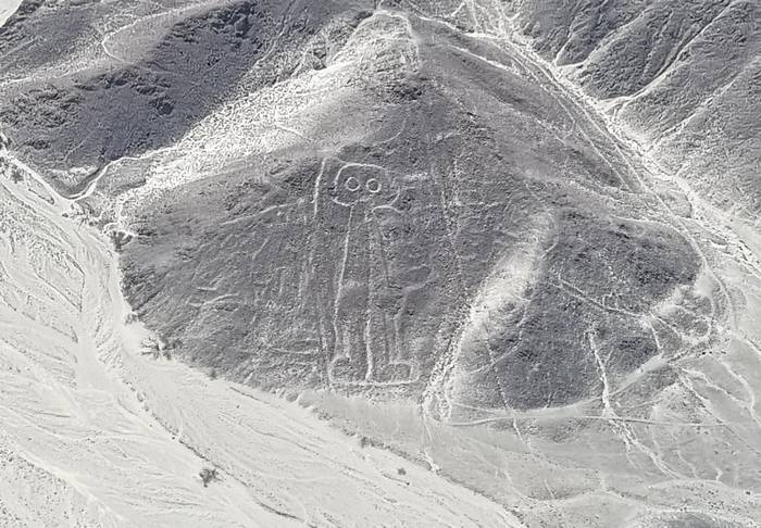 Figura antropomórfica líneas de Nazca
