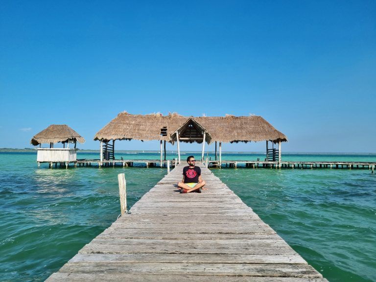 Embarcadero en Bacalar, un destino increíble para viajar a México por libre