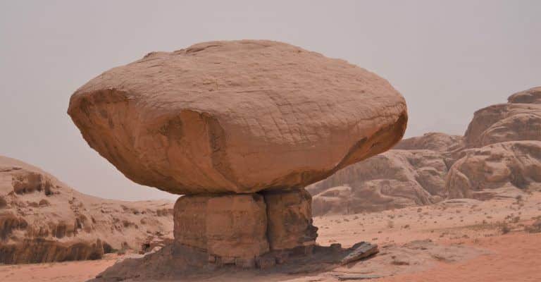 Mushroom Rock, wadi rum