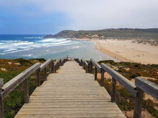 Playa de Amoreira , una de las mejores playas del Algarve