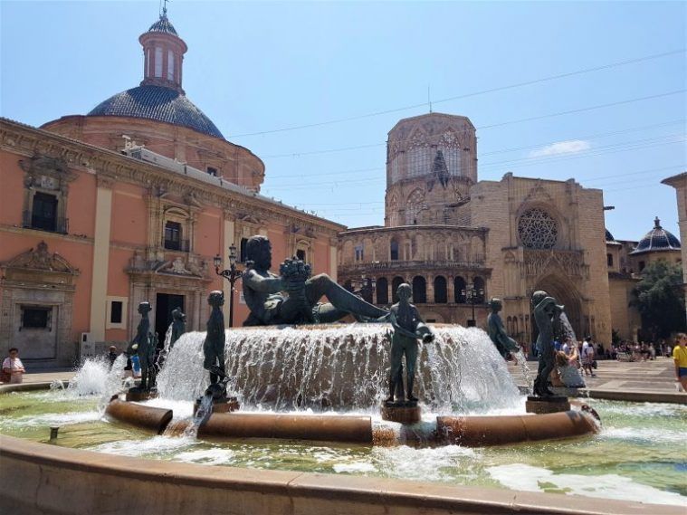 Plaza de la Virgen, Valencia