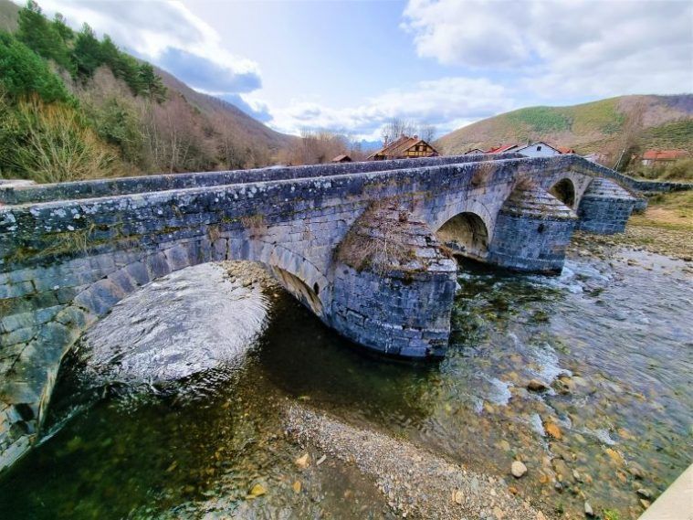 Puente Viejo de Boca de Huérgano