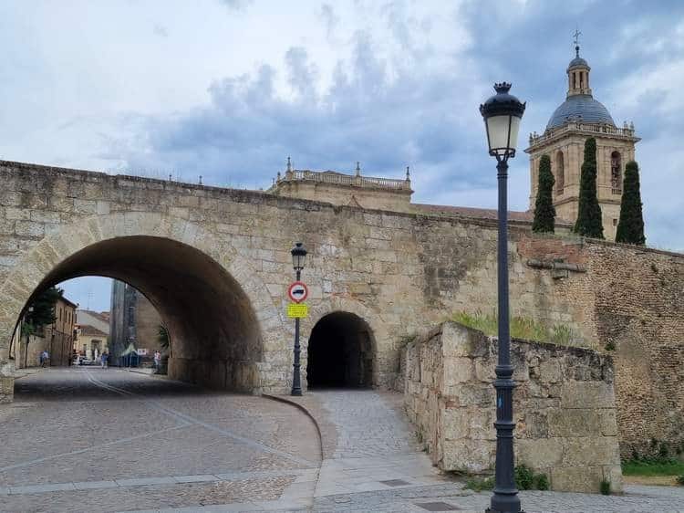 Puerta de Arrayuelas ciudad rodrigo