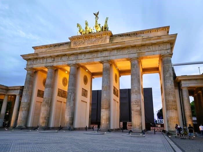 Puerta de Brandenburgo qué ver en Berlín Cómo ir del aeropuerto a Berlín
