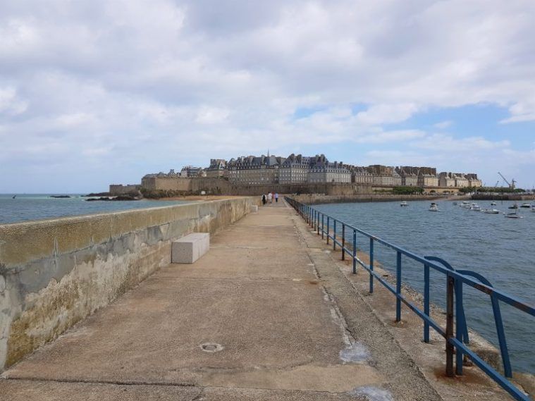 Puerto marítimo
