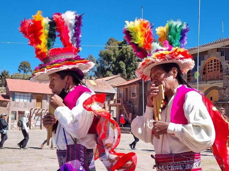 Bailes en la isla de Taquile