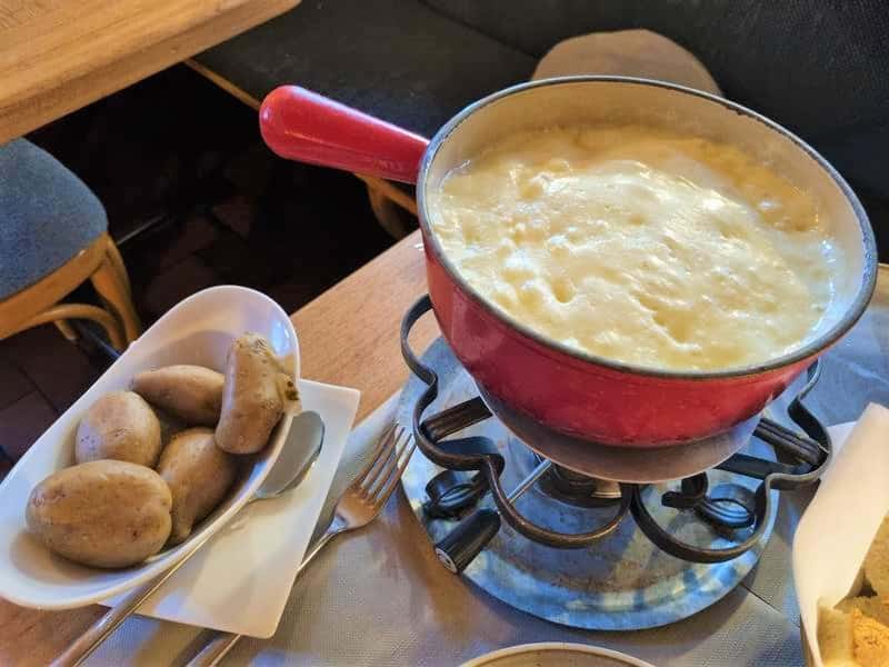 Fondue consejos para viajar a Suiza