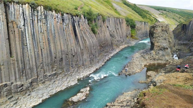 Stuðlagil, una de las mejores rutas de senderismo de Islandia