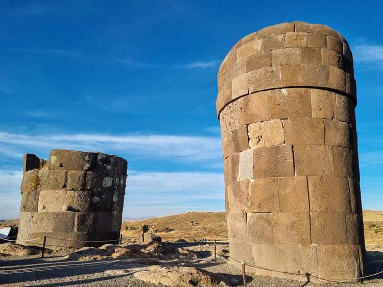 Torres de Sillustani qué ver en Puno y lago titicaca