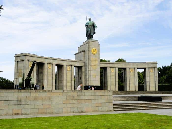 Monumento a los soviéticos caídos Berlín Treptower park
