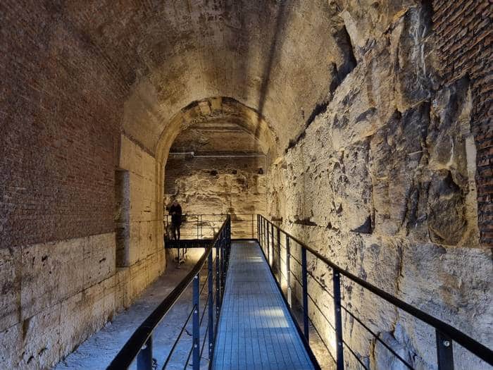 Túneles del coliseo de roma