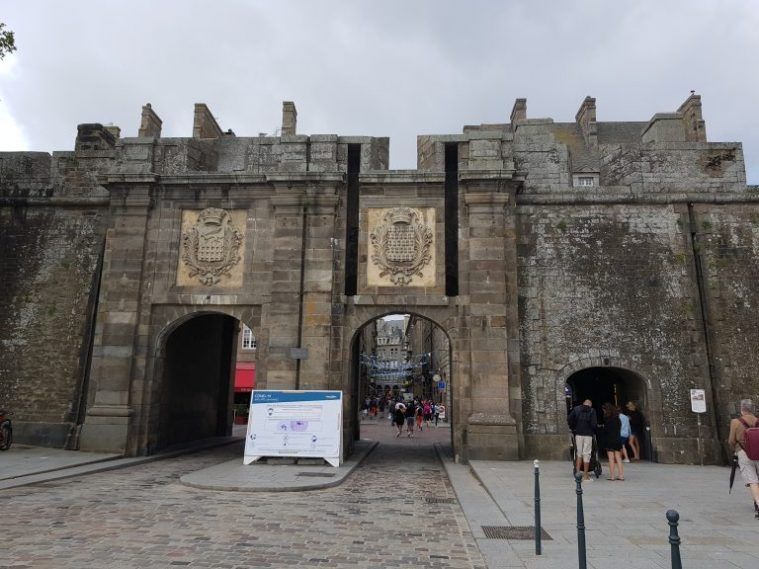 Puerta amurallada de Saint Vicent