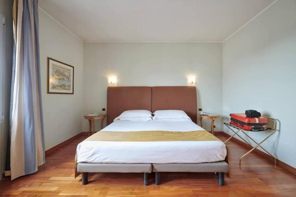 Habitación de hotel bueno y barato en Mestre