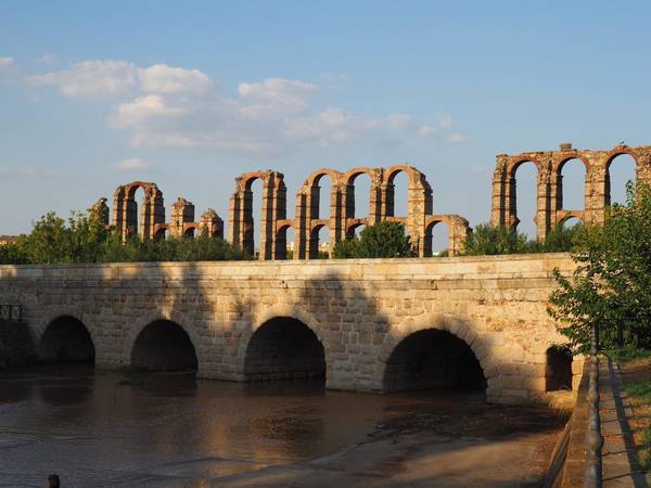 Puente romano sobre el río Albarregas
