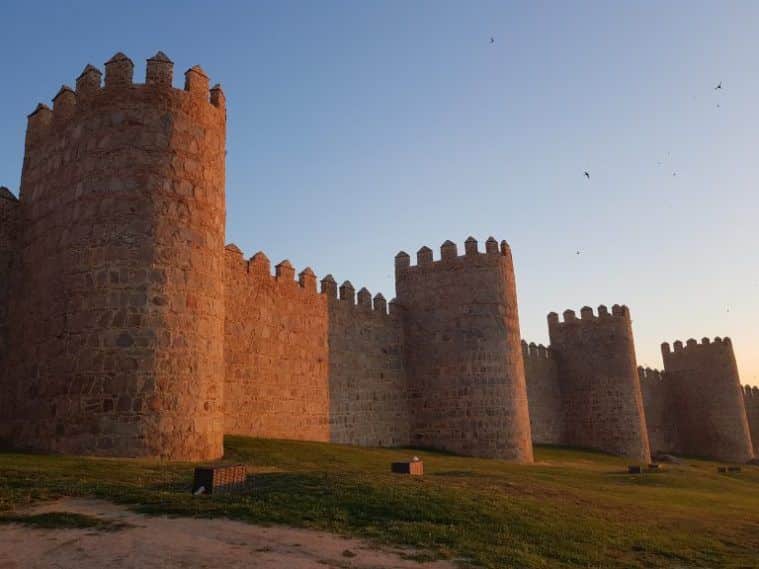 atardecer en las murallas de ávila