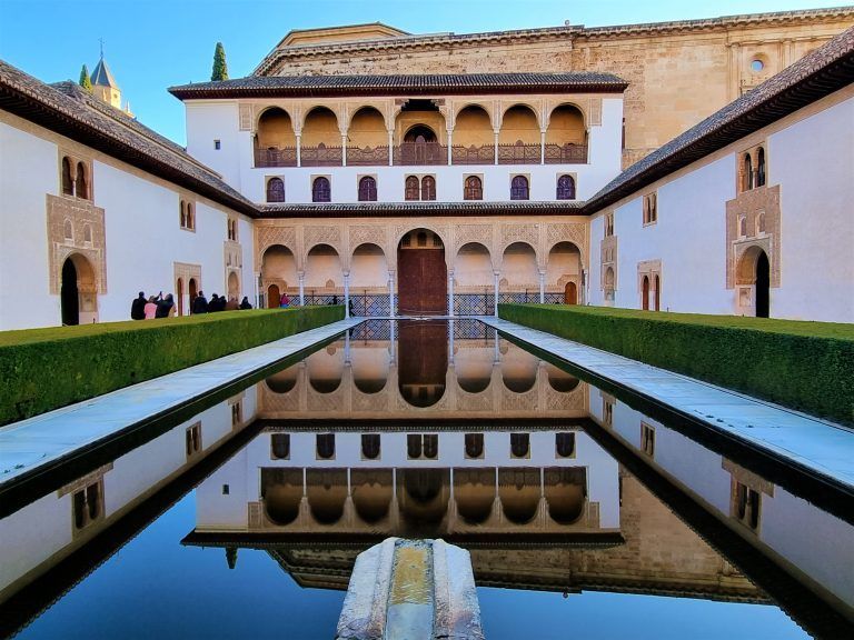 Patio de la Alhambra de Granada