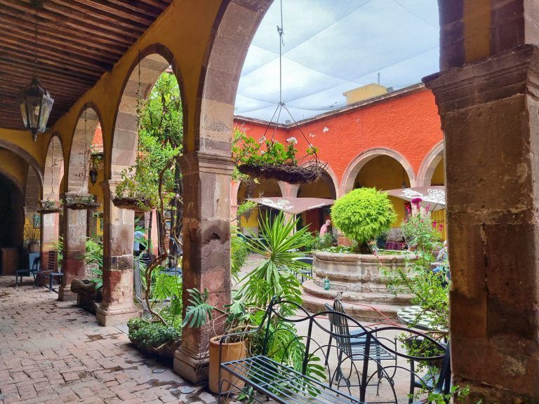Plaza colonial de san mIguel de allende