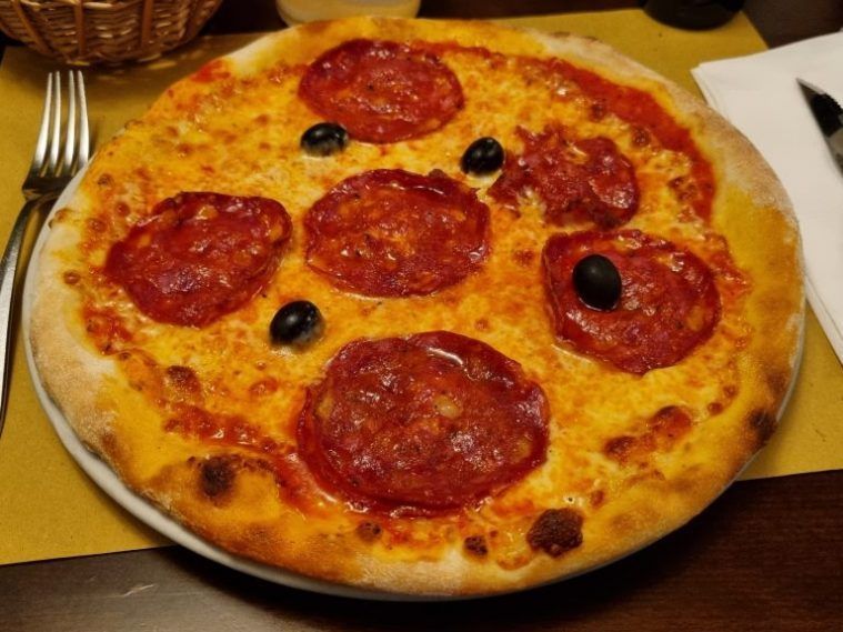 Pizza en el restaurante La Fenice, Lucerna